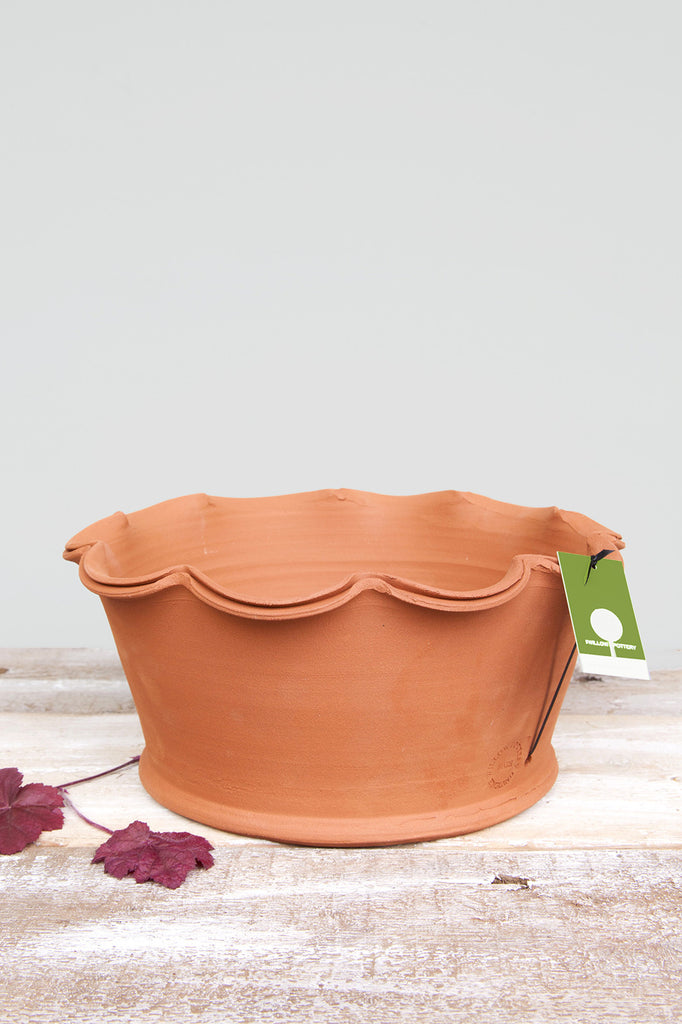 Shallow Scalloped Pot